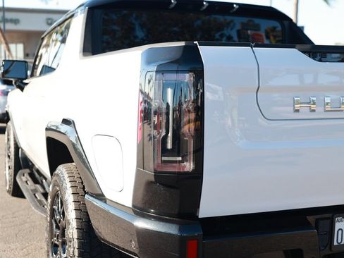 Used 2025 GMC Hummer EV 2X AWD/4WD image 13