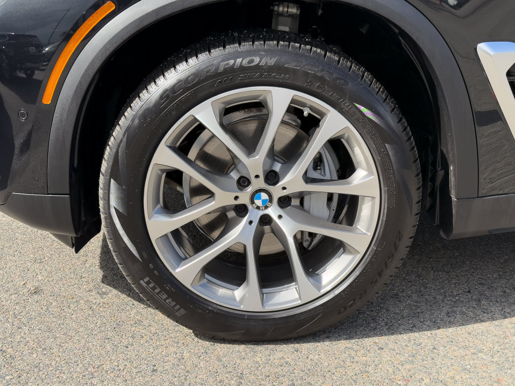 Used 2026 BMW X5 sDrive40i w/ Parking Assistance Package RWD image 9