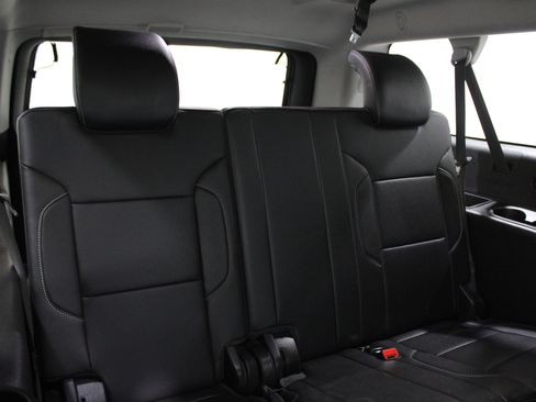 Used 2018 Chevrolet Suburban Premier image 29