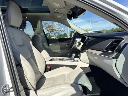 Used 2022 Volvo XC90 T6 Inscription w/ Advanced Package image 20