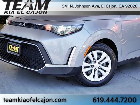 Used 2023 Kia Soul LX FWD image 3