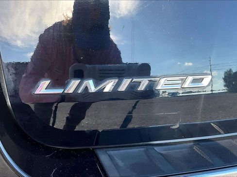 Used 2021 Ford Explorer Limited w/ Equipment Group 301A RWD image 24