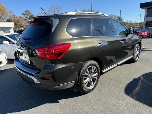 Used 2017 Nissan Pathfinder SL w/ SL Premium Package image 4