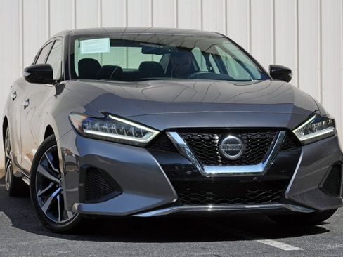 Used 2019 Nissan Maxima 3.5 SV w/ Floor Mat Group FWD image 2