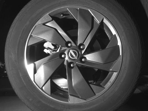 Used 2025 Nissan Rogue SV image 15