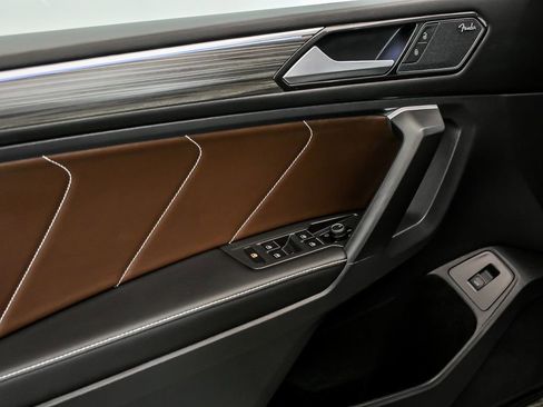 Certified 2024 Volkswagen Tiguan SEL R-Line image 10