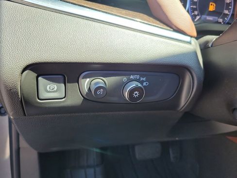 Used 2021 Buick Enclave Avenir w/ Avenir Technology Package AWD/4WD image 28