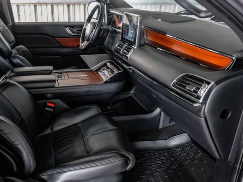 Used 2021 Lincoln Navigator L Reserve w/ Luxury Package AWD/4WD image 12