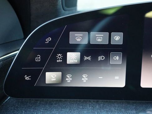 Used 2024 Lucid Air Touring image 29