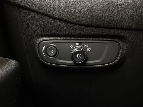 Used 2022 Chevrolet Equinox LS w/ LPO, Floor Liner Package image 19