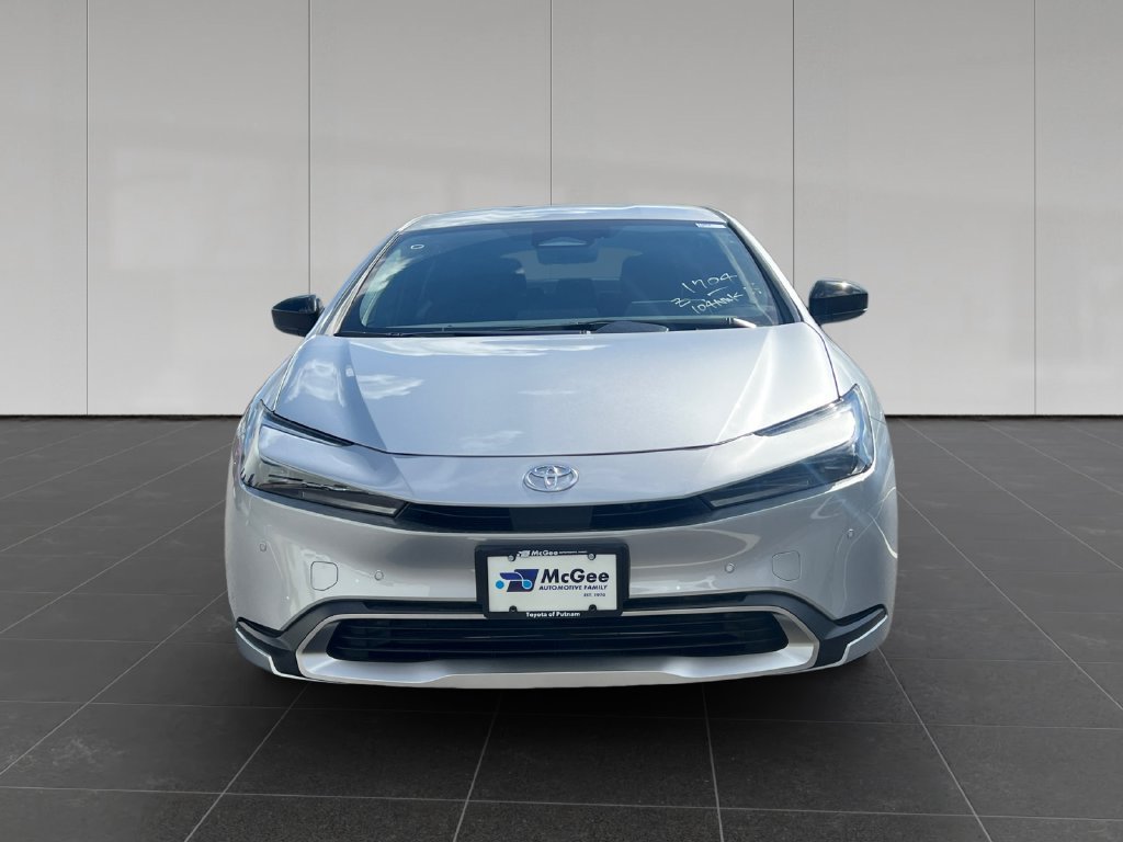 New 2027 Toyota Prius Plug-In Hybrid FWD image 9