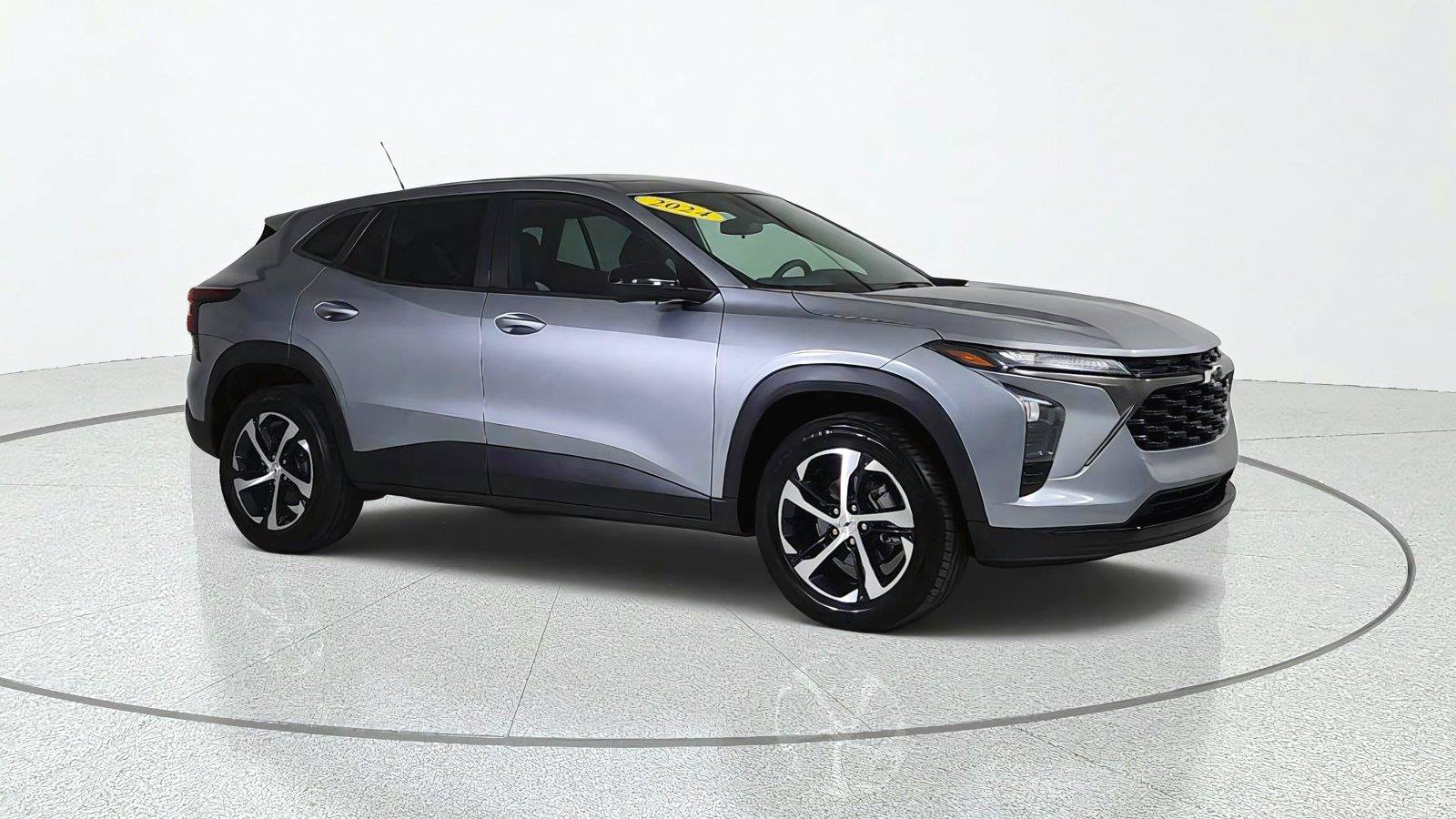 Used 2024 Chevrolet Trax RS FWD image 8