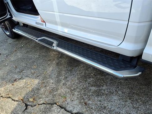 Used 2024 RAM 3500 Big Horn image 21