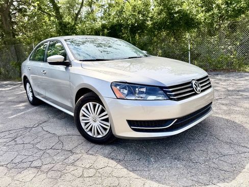 Used 2014 Volkswagen Passat 1.8T S FWD image 7
