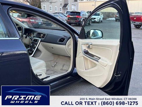 Used 2016 Volvo S60 T5 Premier image 14