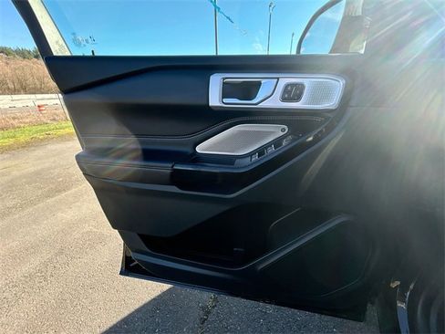 Used 2021 Ford Explorer ST w/ Equipment Group 401A image 23