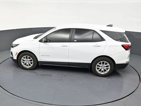 Used 2024 Chevrolet Equinox LS FWD image 13