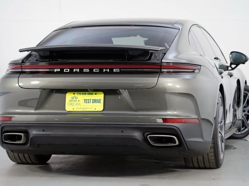 Used 2025 Porsche Panamera w/ Premium Package image 5