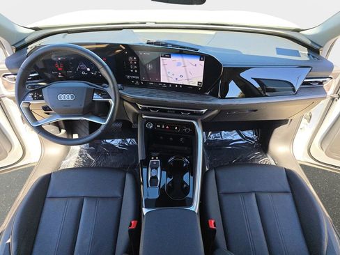 Certified 2025 Audi Q5 Premium w/ Convenience Package AWD/4WD image 9