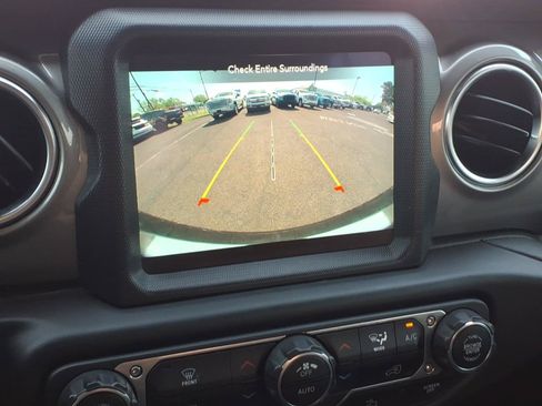 Used 2021 Jeep Wrangler Unlimited Sahara AWD/4WD image 22