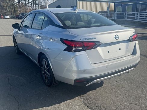 Used 2021 Nissan Versa SV image 5