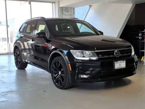 Used 2020 Volkswagen Tiguan SE R-Line w/ 3rd Row Seat Package AWD/4WD image 3