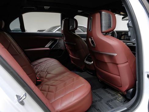 Used 2023 BMW 740i w/ Parking Assistance Package RWD image 37