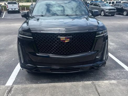 Used 2024 Cadillac Escalade ESV Premium Luxury w/ Performance Package AWD/4WD image 2