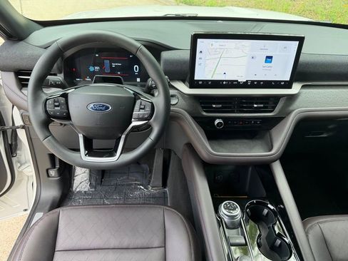 New 2026 Ford Explorer Platinum RWD image 17