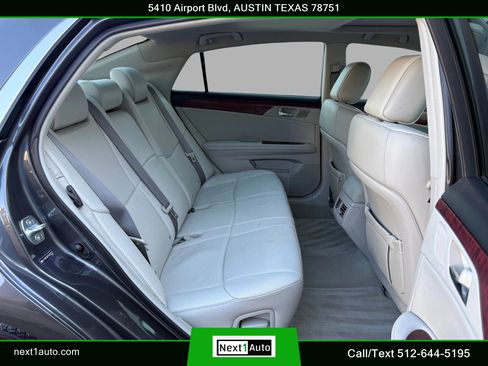 Used 2012 Toyota Avalon Limited image 31