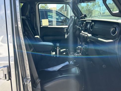 Used 2021 Jeep Gladiator Overland w/ Popular Equipment Package image 24