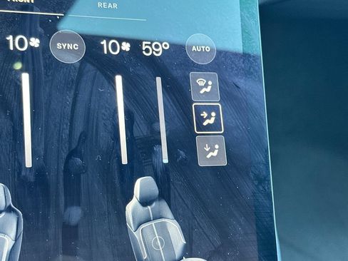 Used 2025 Lucid Air Pure RWD image 29