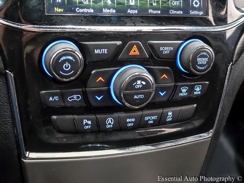 Used 2021 Jeep Grand Cherokee Laredo X image 24