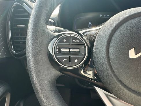 Used 2023 Kia Soul S FWD image 19