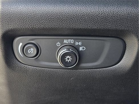 Used 2018 Chevrolet Traverse LS FWD image 20