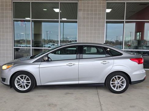 Used 2016 Ford Focus SE image 6