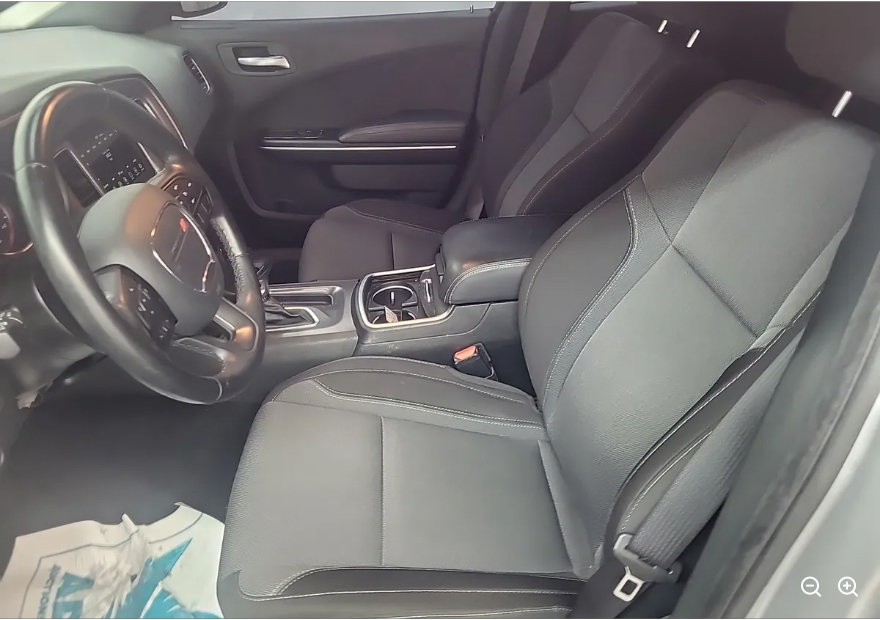 Used 2020 Dodge Charger SXT RWD image 5