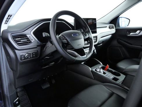 Certified 2025 Ford Escape Platinum AWD/4WD image 16