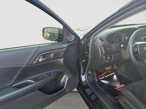 Used 2017 Honda Accord Hybrid Sedan image 11