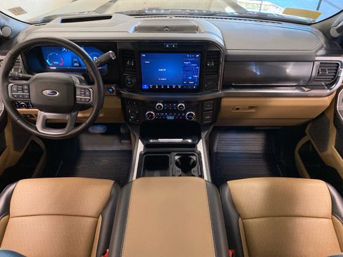 Certified 2025 Ford F350 Lariat w/ Lariat Ultimate Package image 10
