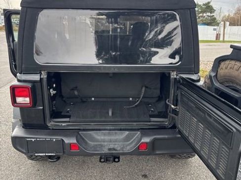 Used 2024 Jeep Wrangler Willys image 14
