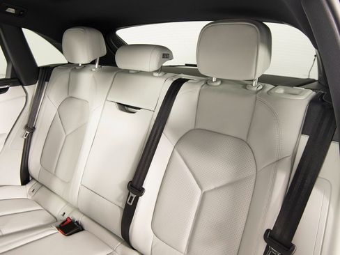 New 2026 Porsche Macan S image 35