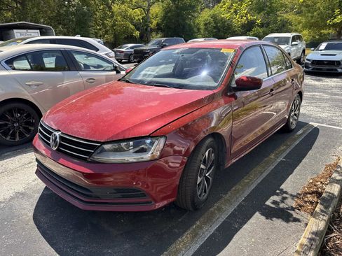 Used 2017 Volkswagen Jetta S image 2