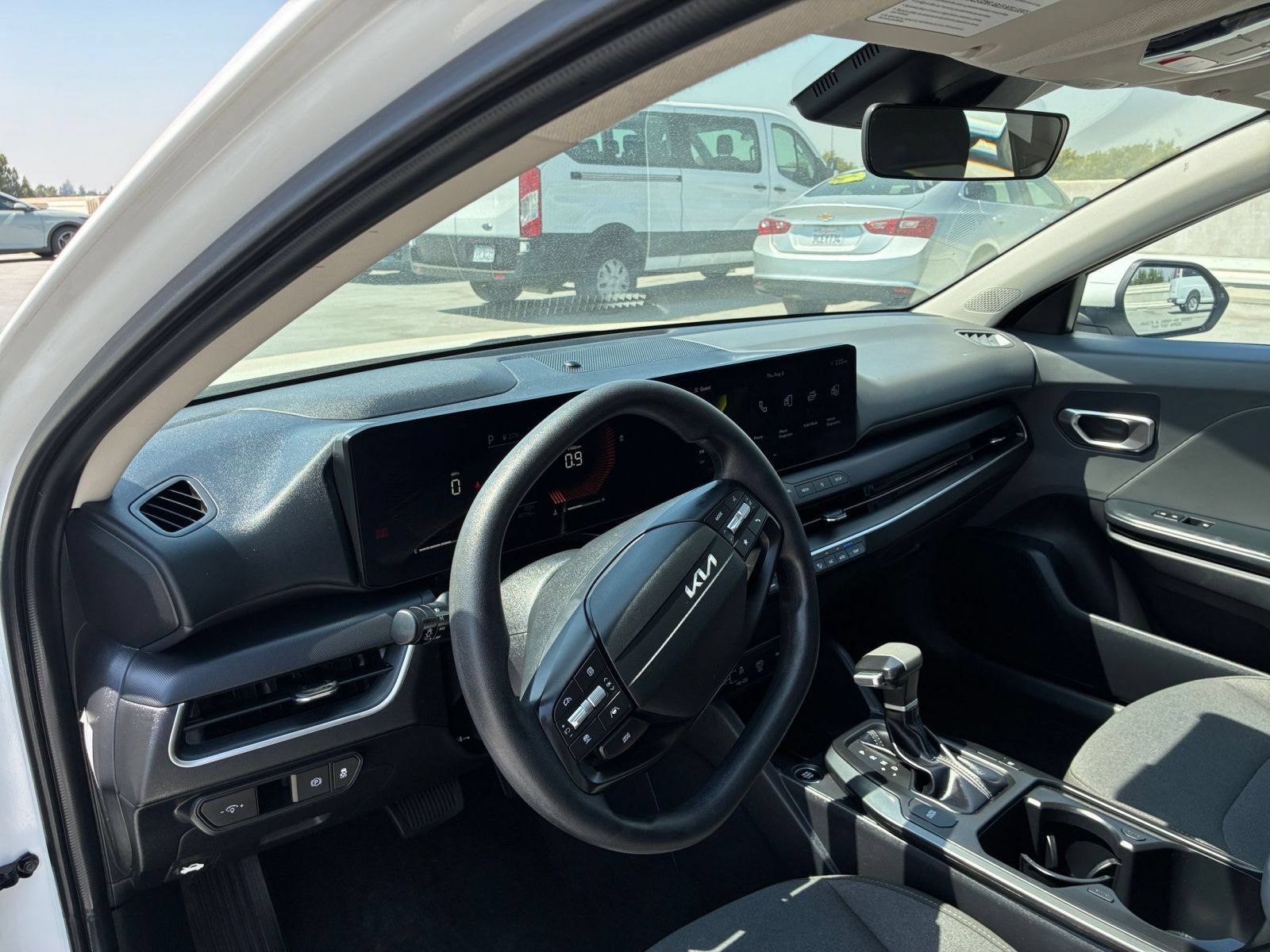Used 2025 Kia K4 FWD image 33