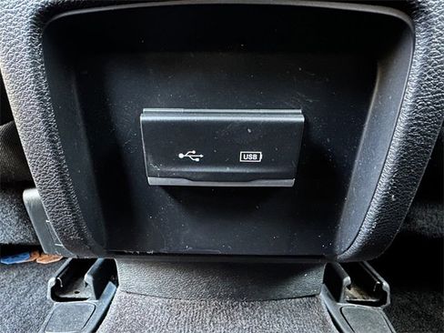 Used 2019 Jeep Cherokee Latitude Plus image 14