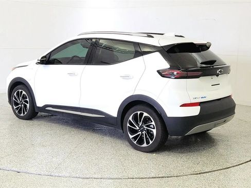 Used 2023 Chevrolet Bolt EUV Premier FWD image 5