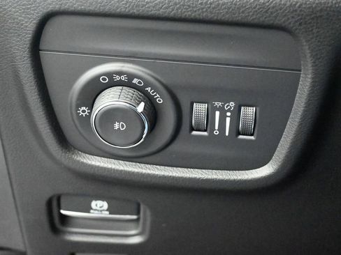 New 2025 Jeep Grand Cherokee Limited w/ Luxury Tech Group II image 27