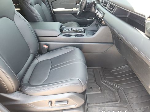 New 2026 Honda Pilot Touring image 17