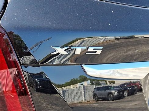 New 2025 Cadillac XT5 Premium Luxury image 17