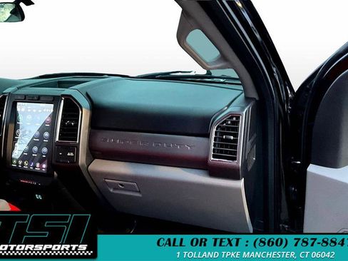 Used 2017 Ford F250 XLT w/ XLT Premium Package image 16